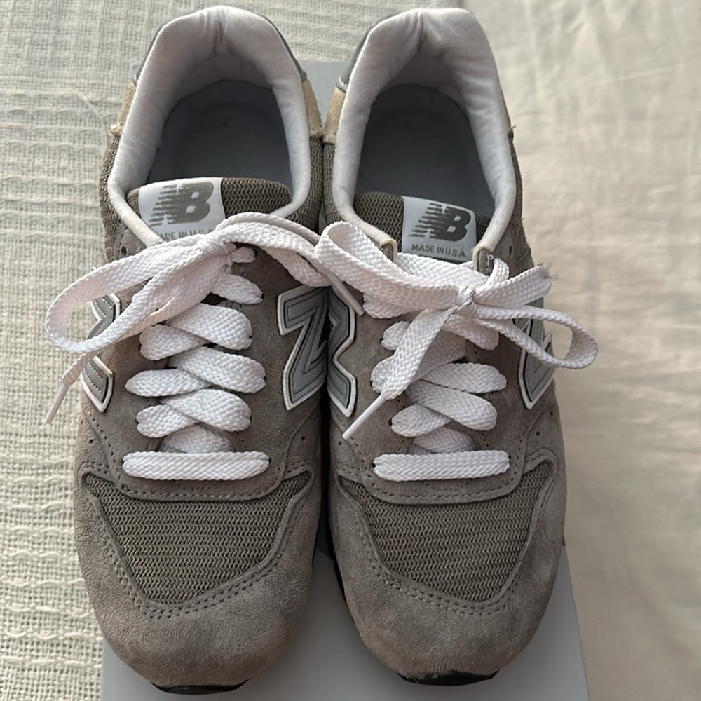 Unisex New Balance | 996 Sneakers | 5.5M/6.5W - Picture 12 of 16